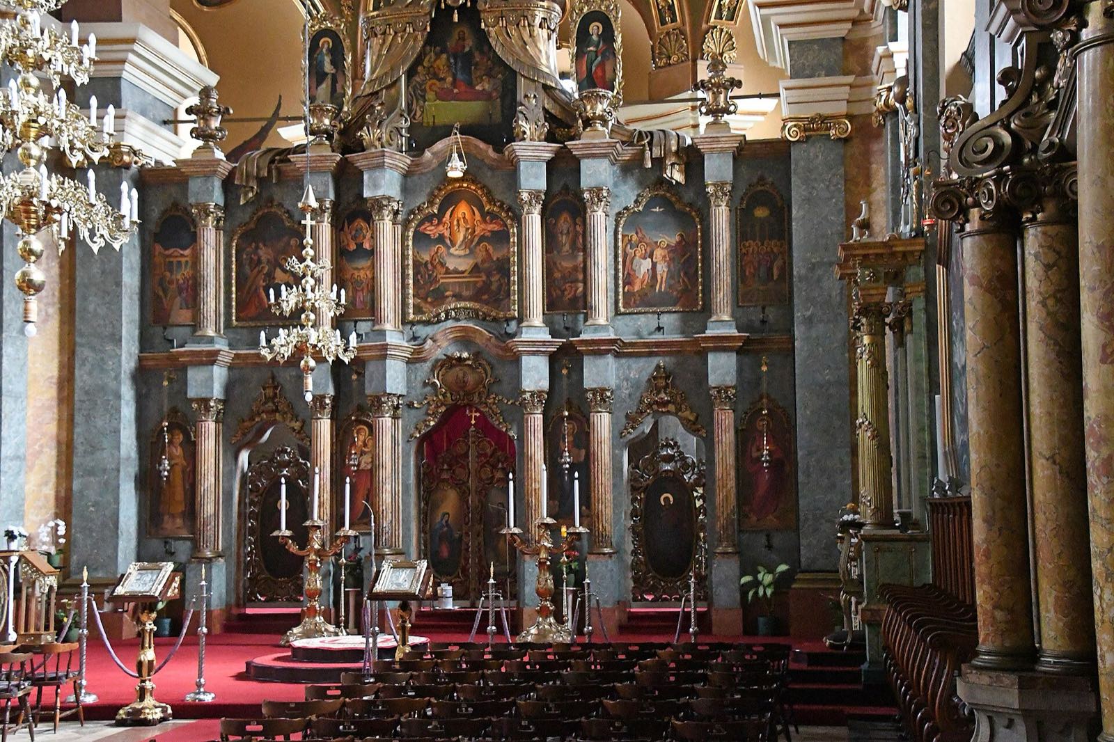 Iconostasul